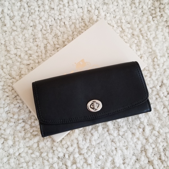 Coach Wallet - Picture 1 of 9